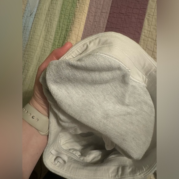 Lululemon relaxed high rise joggers - Picture 6 of 9